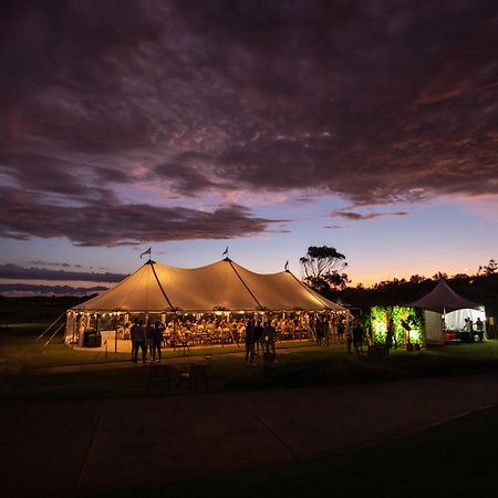 Pullman Magenta Shores Resort Entrance Exterior photo The tent at the 2011 Australian Open